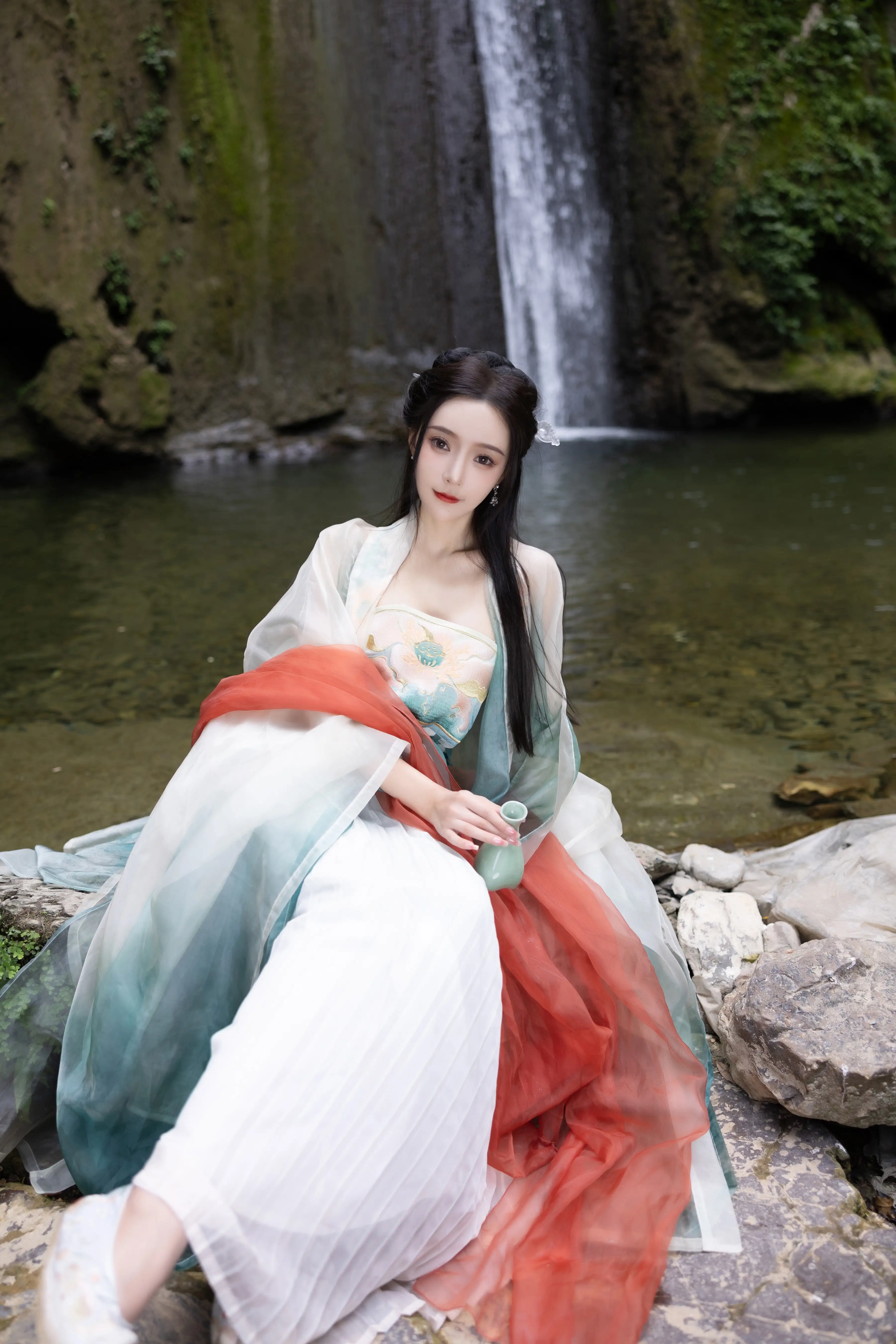王馨瑶_NO.034_内购无水印_VOL.889_绿色古装_瀑布_ - M940.COM 内部私购-第2张